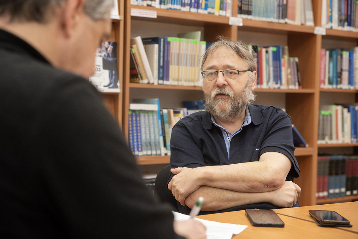 Egy füst alatt hajdan és most